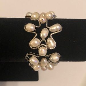 Silver plated fantasy pearl cuff/bracelet NWOT